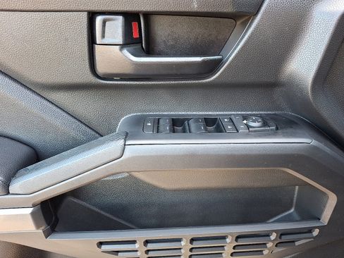 Used 2025 Toyota Tacoma SR5 image 12