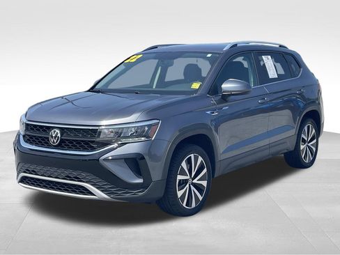 Used 2022 Volkswagen Taos SE FWD image 8
