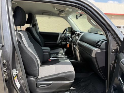 Used 2016 Toyota 4Runner SR5 image 14