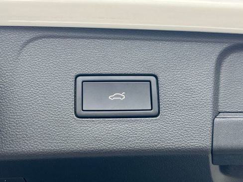 New 2026 Volkswagen Atlas SEL Premium R-Line image 18