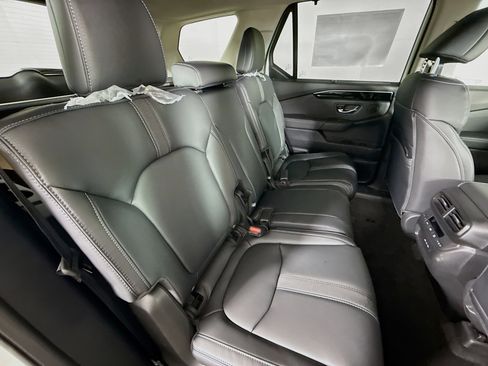 New 2025 Honda Pilot EX-L image 34