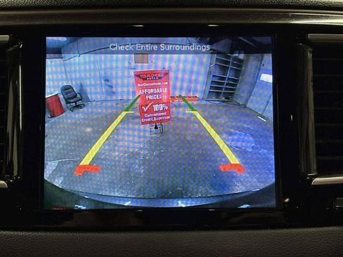 Used 2017 Chrysler Pacifica Touring-L Plus w/ Tire & Wheel Group FWD image 29