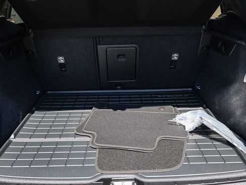 New 2026 Volvo XC40 B5 Ultra w/ Climate Package image 28