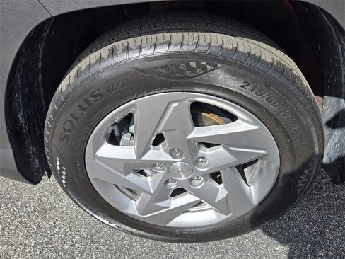 Certified 2024 Hyundai Kona SE image 17