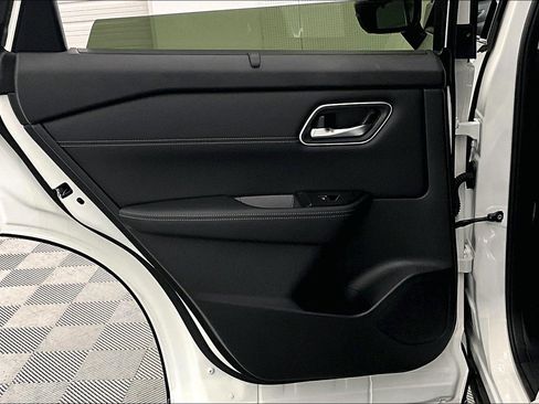New 2025 Nissan Rogue Platinum w/ Tech Package AWD/4WD image 66