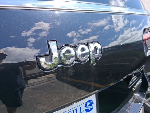 Certified 2023 Jeep Grand Cherokee L Limited AWD/4WD image 16
