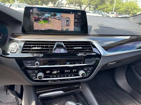 Used 2020 BMW 530i w/ Premium Package RWD image 15
