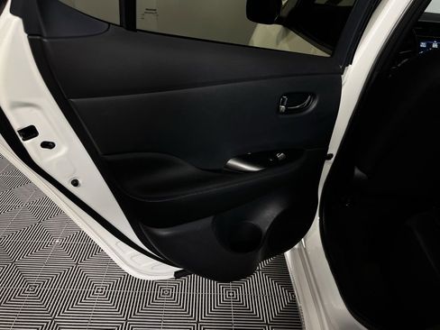 Used 2024 Nissan Leaf S image 24