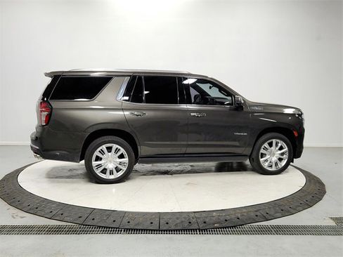 Used 2021 Chevrolet Tahoe High Country w/ Premium Package image 8
