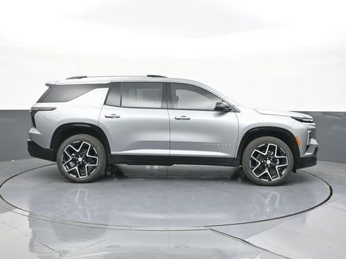 New 2026 Chevrolet Traverse High Country w/ LPO, Floor Liner Package FWD image 17
