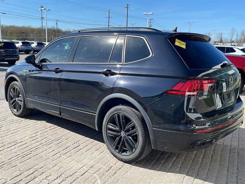 Used 2022 Volkswagen Tiguan SE R-Line AWD/4WD image 4
