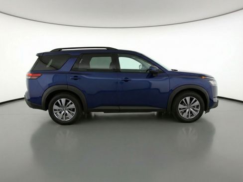 Used 2025 Nissan Pathfinder SV AWD/4WD image 11
