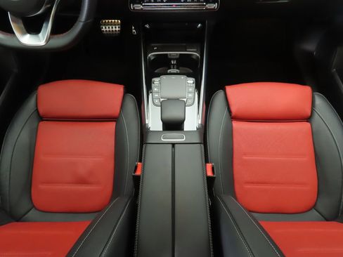 Certified 2022 Mercedes-Benz GLB 250 image 16