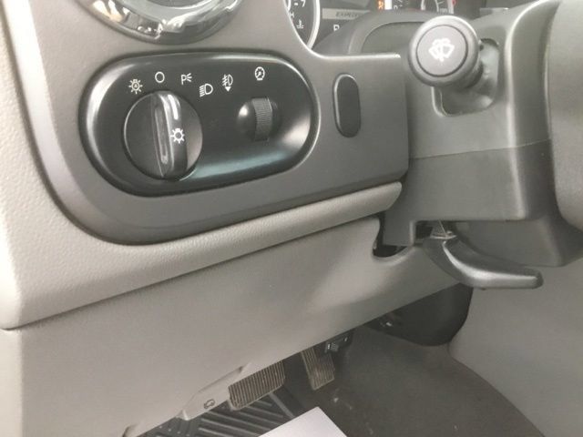 Used 2005 Ford Expedition XLT AWD/4WD image 26