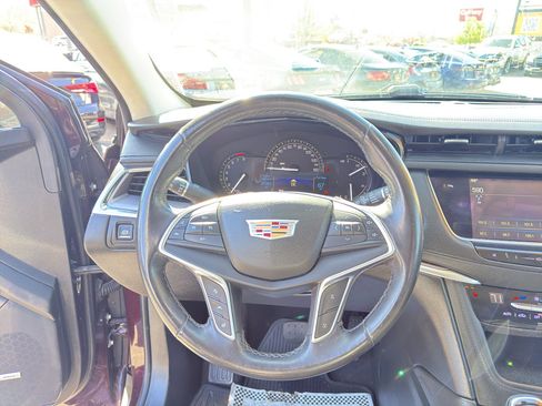 Used 2017 Cadillac XT5 Luxury w/ Driver Awareness Package AWD/4WD image 24