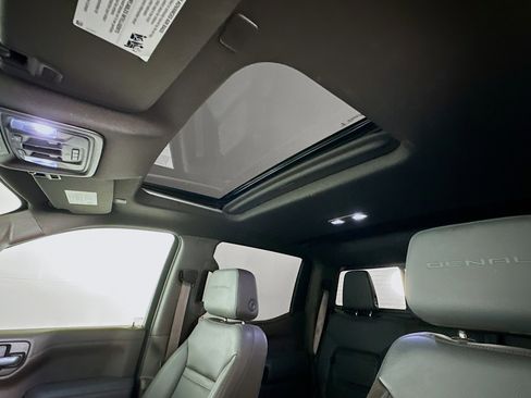 Used 2020 GMC Sierra 1500 Denali w/ Technology Package image 24