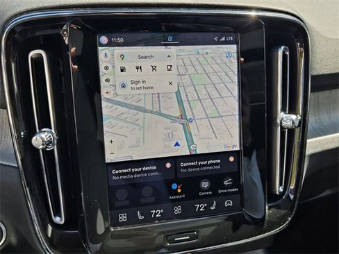 Certified 2023 Volvo XC40 B4 Plus w/ Protection Package Premier image 18