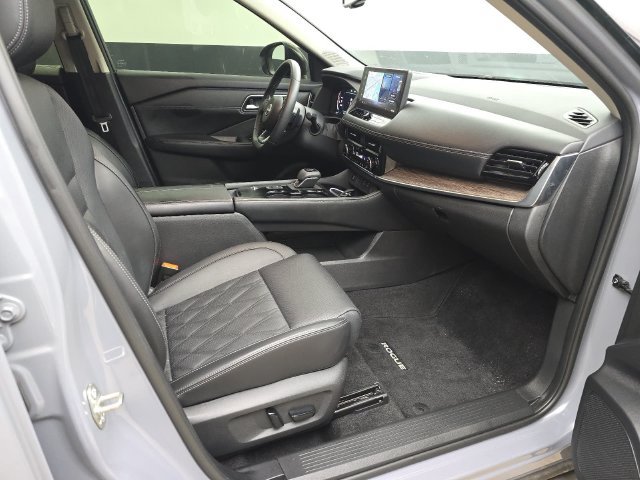 Used 2024 Nissan Rogue Platinum w/ Platinum Premium Package FWD image 28