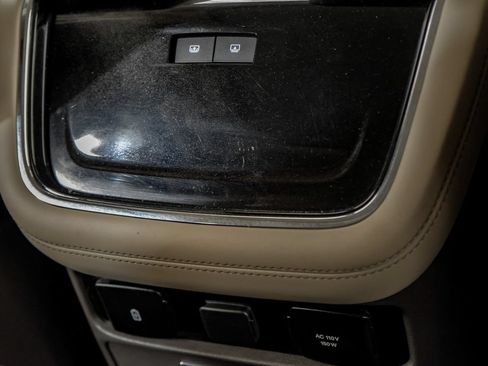 Used 2022 Lincoln Navigator L Reserve AWD/4WD image 36
