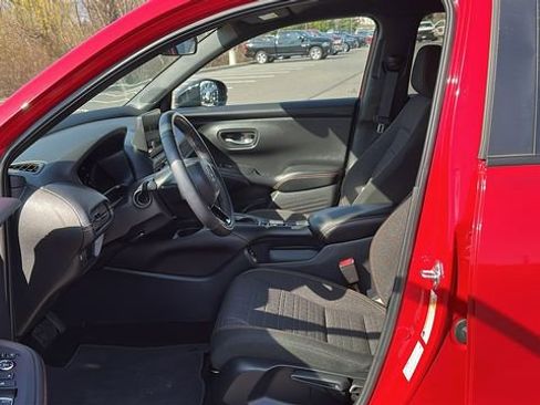 Used 2025 Honda HR-V Sport image 9