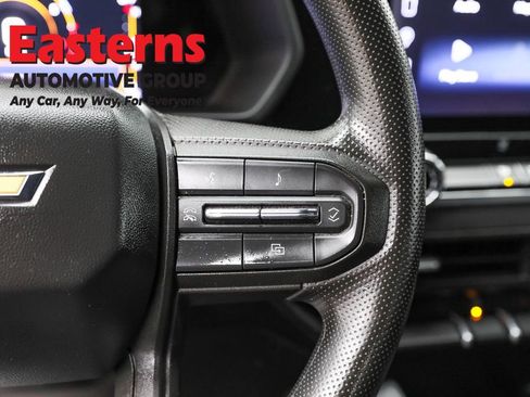 Used 2023 Chevrolet Colorado W/T image 15