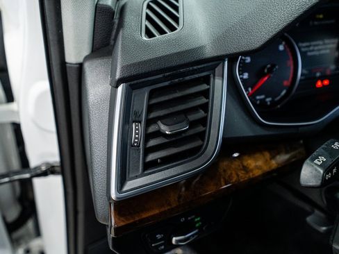 Used 2019 Audi Q5 2.0T Premium image 37