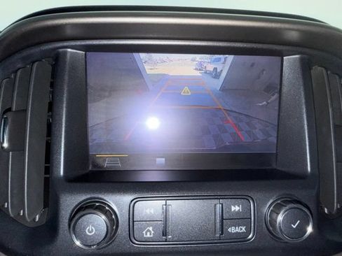 Used 2021 Chevrolet Colorado Z71 AWD/4WD image 39
