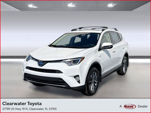 Used 2018 Toyota RAV4 XLE AWD/4WD image 1