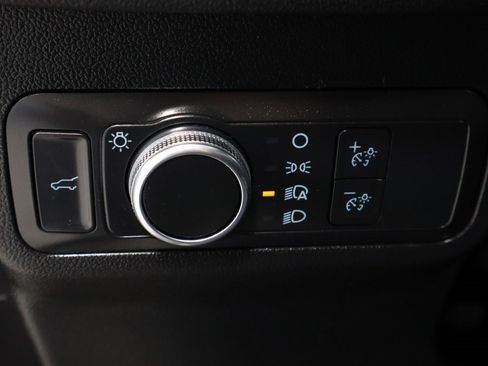 Used 2022 Ford Escape SE w/ SE Sport Appearance Package image 26