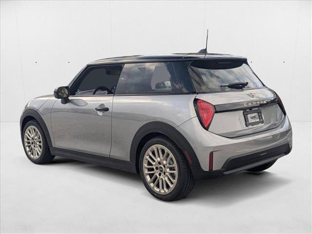 Used 2025 MINI Cooper 2-Door Hardtop FWD image 9