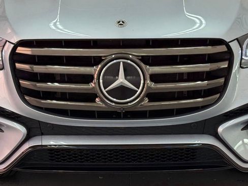 Used 2025 Mercedes-Benz GLS 450 4MATIC w/ AMG Line Exterior image 19