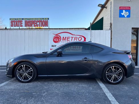 Used 2015 Scion FR-S image 2