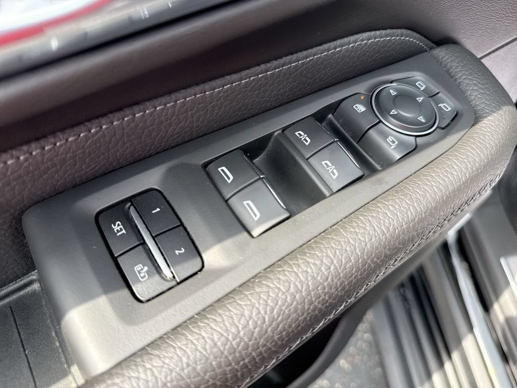 Used 2023 GMC Yukon Denali AWD/4WD image 13