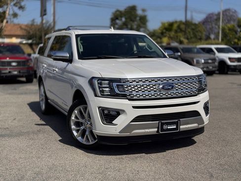 Certified 2019 Ford Expedition Platinum RWD image 2