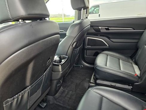 Used 2025 Kia Telluride S FWD image 28