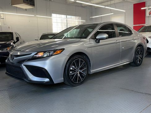 Used 2021 Toyota Camry SE FWD image 1