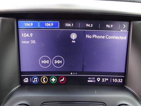 Used 2022 GMC Acadia Elevation image 25