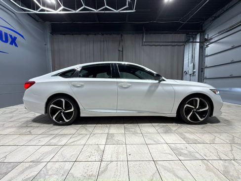 Used 2022 Honda Accord Sport image 6