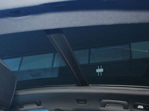 Used 2022 Porsche Macan image 26