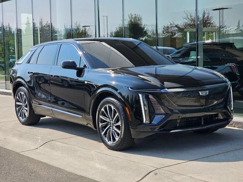 Certified 2024 Cadillac Lyriq Sport AWD/4WD image 7