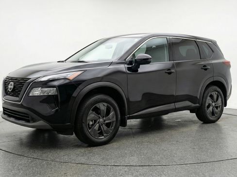Used 2025 Nissan Rogue SV FWD image 3