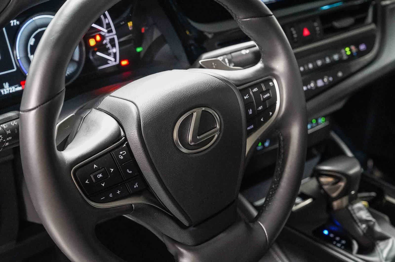 Used 2025 Lexus ES 300h w/ Premium Package FWD image 21