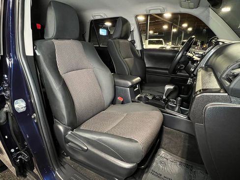 Used 2024 Toyota 4Runner TRD Off-Road image 4