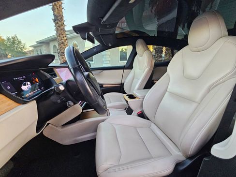 Used 2020 Tesla Model S AWD image 10