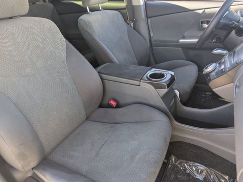 Used 2012 Toyota Prius V Three image 8