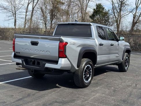 Used 2025 Toyota Tacoma TRD Off-Road image 21