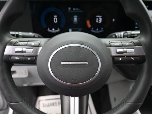 Used 2025 Hyundai Kona SEL image 17