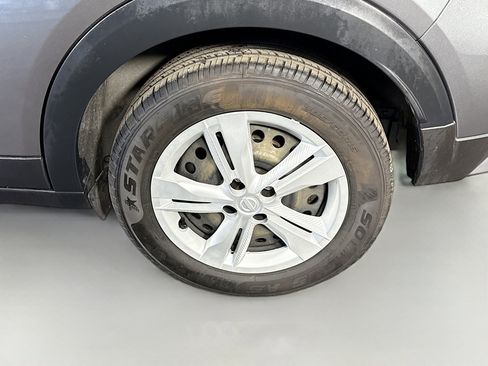 Used 2023 Nissan Kicks S image 37