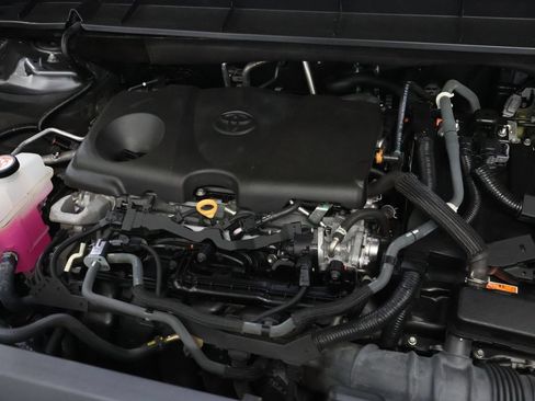 Used 2023 Toyota Highlander LE FWD image 27