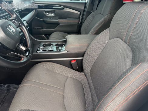 Certified 2023 Honda Pilot Sport image 12